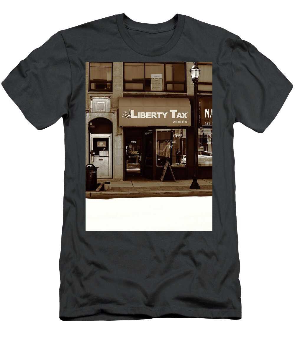 Hackensack Nj Tax Time 2022 Sepia Frank Romeo T-Shirt