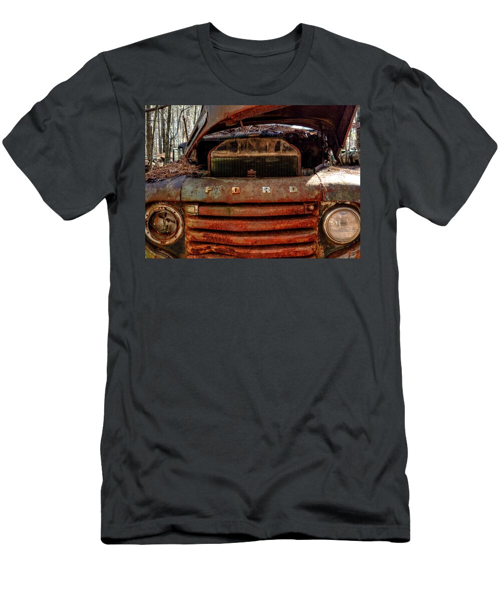In Front of an Old Rusty Ford Truck Greg Mimbs T-Shirt