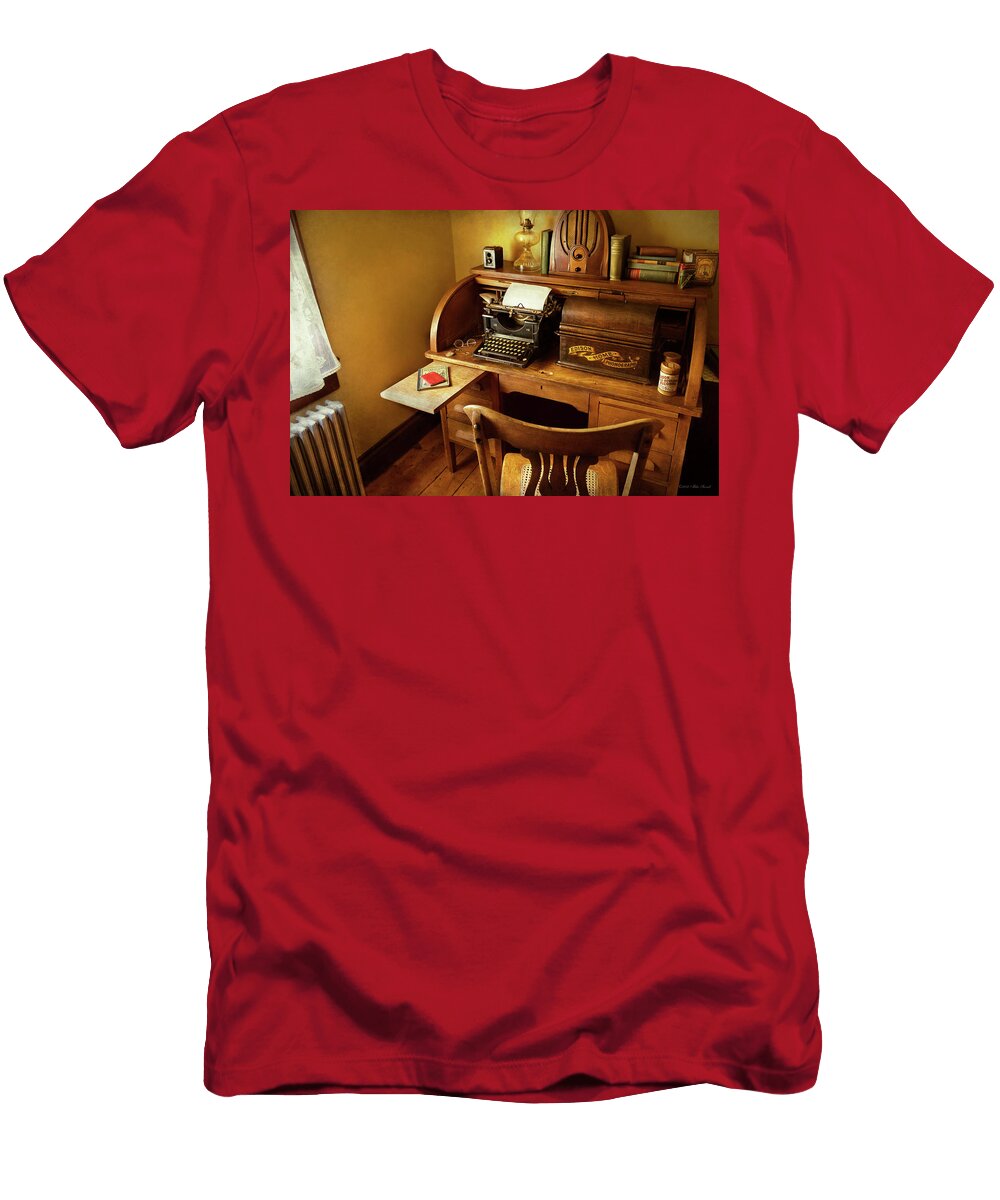 Job Typist a Person with Many Interests Mike Savad T-Shirt
