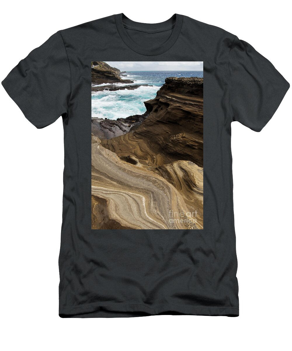 Lanai Lookout on Oahu Island Ralf Broskvar T-Shirt