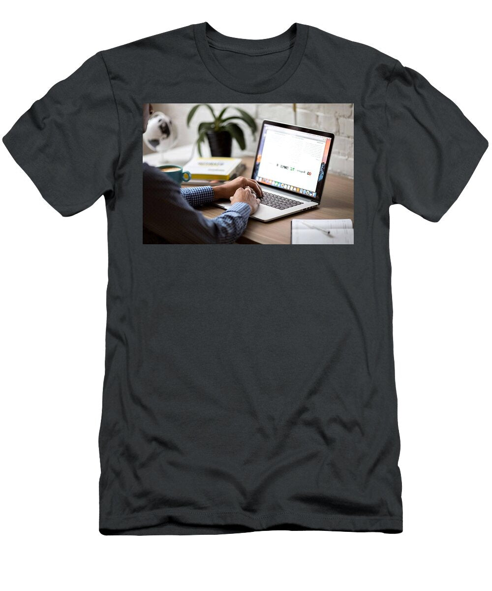 Laptop Office Rada Franzen T-Shirt