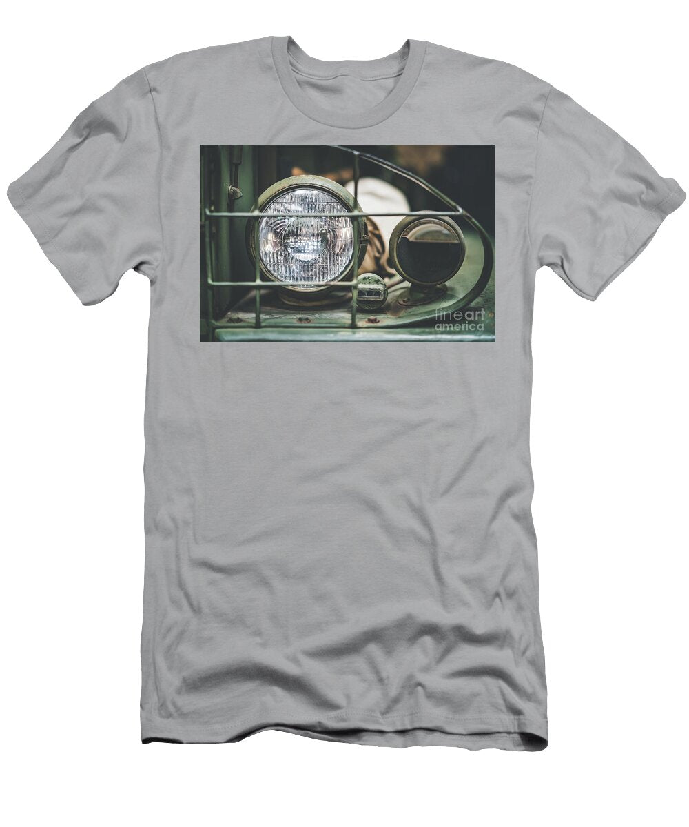 Left Front Lamp of a Wwii Gmc 352 Visual Motiv T-Shirt