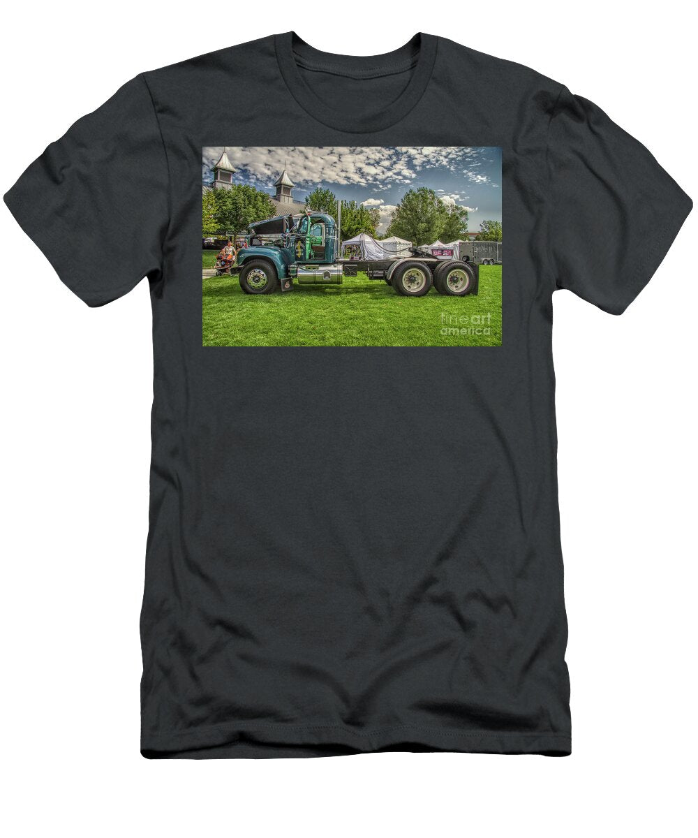 Mack Classic Semi Truck Hdr Side View Nick Gray T-Shirt