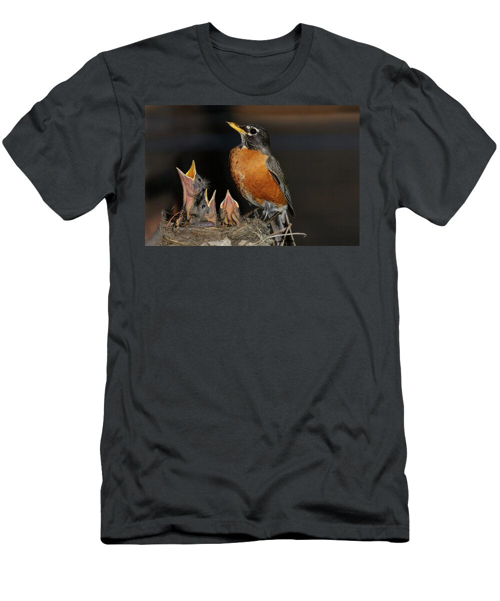 Mother Robin Watching Over Three Chicks in the Nest Reimar Gaertner T-Shirt