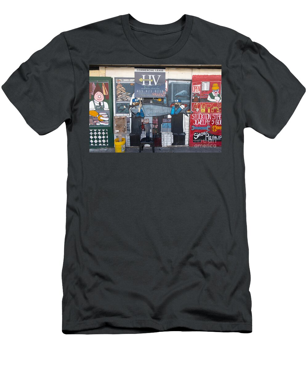 Mural At Vacant Storefront in San Francisco Chinatown 0f7a3245 Wingsdomain Art and Photography T-Shirt