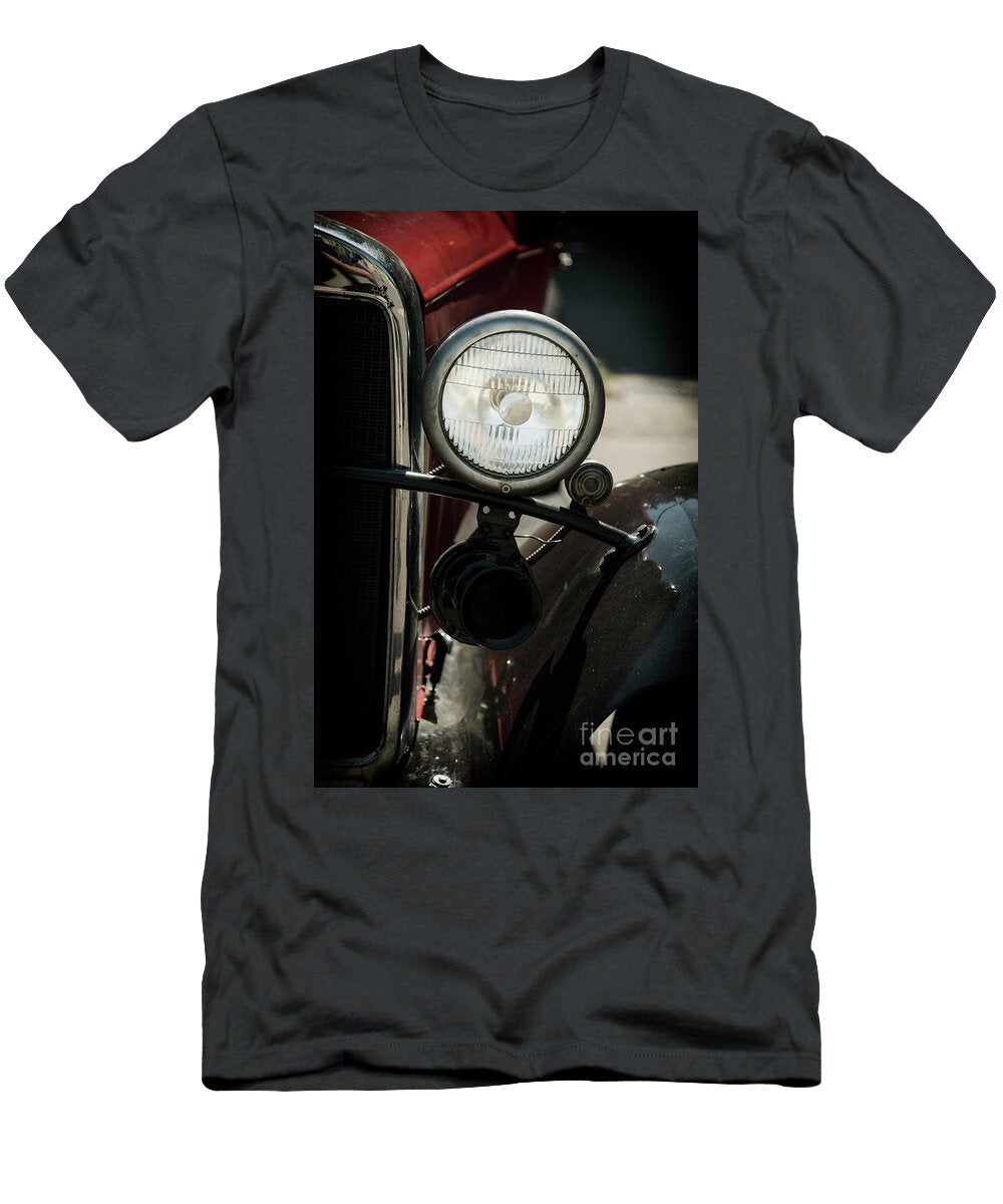Old Retro Car Gaz a Serhiy Divin T-Shirt