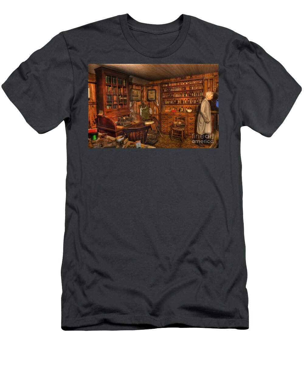 Old Time Pharmacy Pharmacists Druggists Chemists Lee Dos Santos T-Shirt