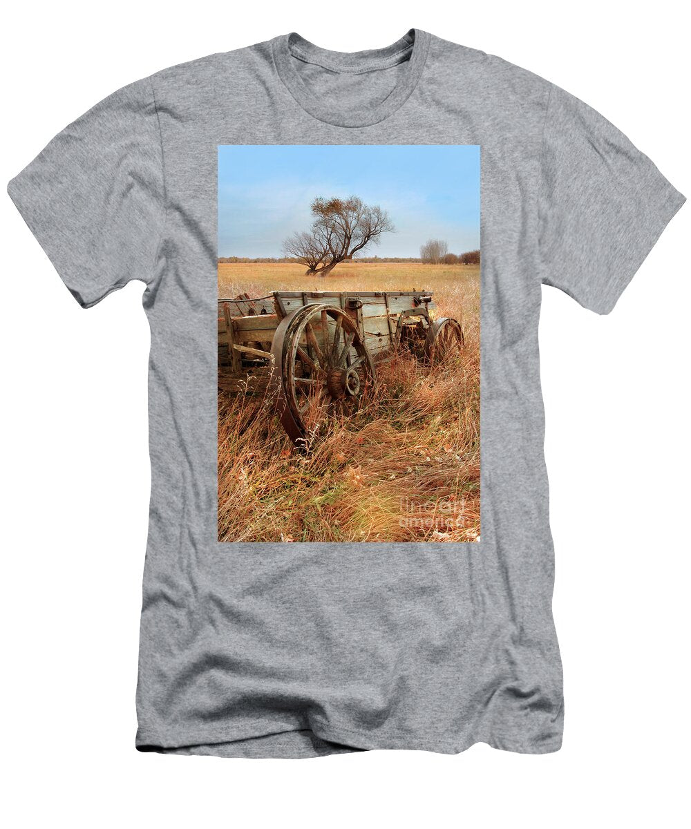 Old Wagon in Field Jill Battaglia T-Shirt