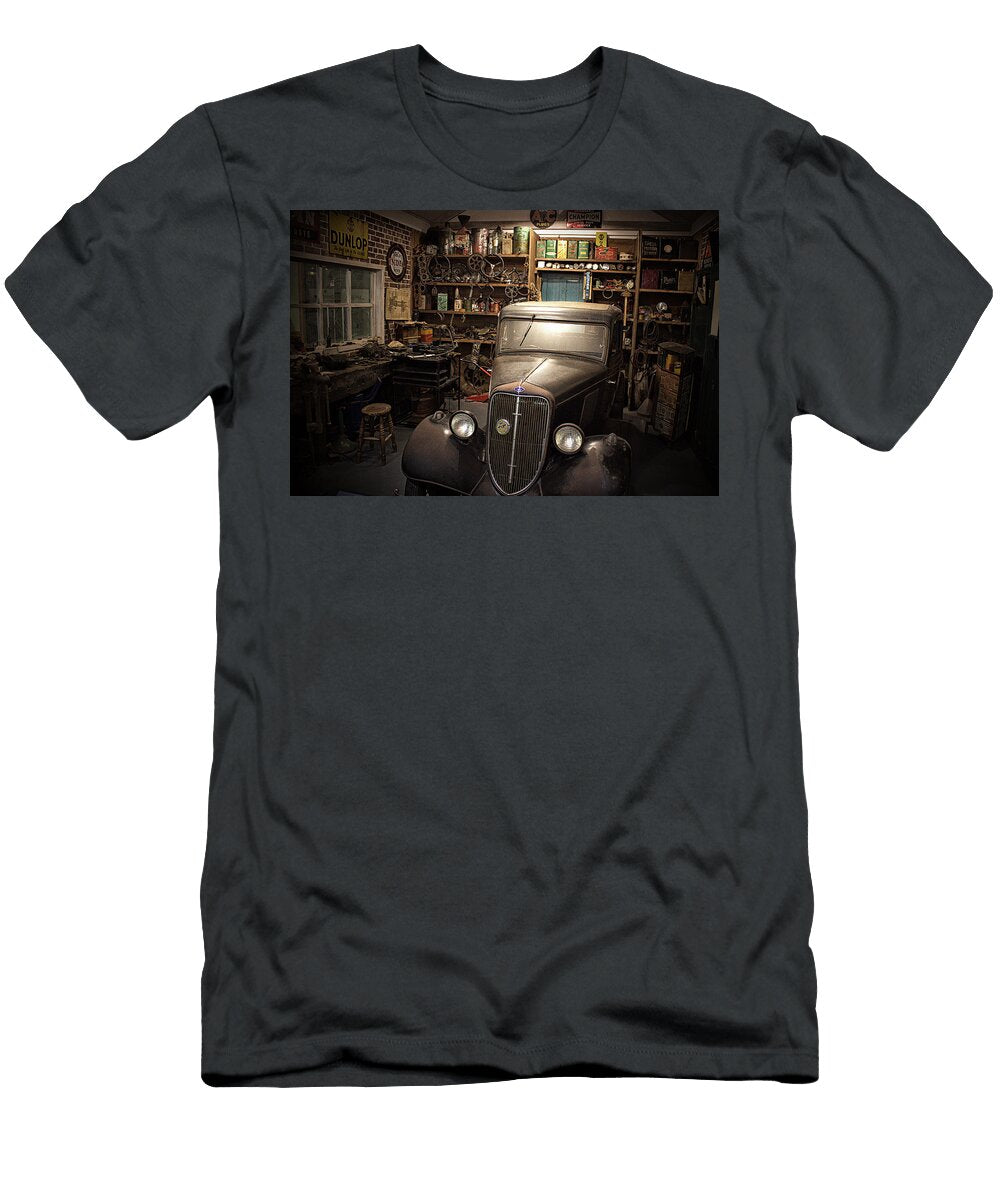 Old Workshop Ford John Ondreasz T-Shirt
