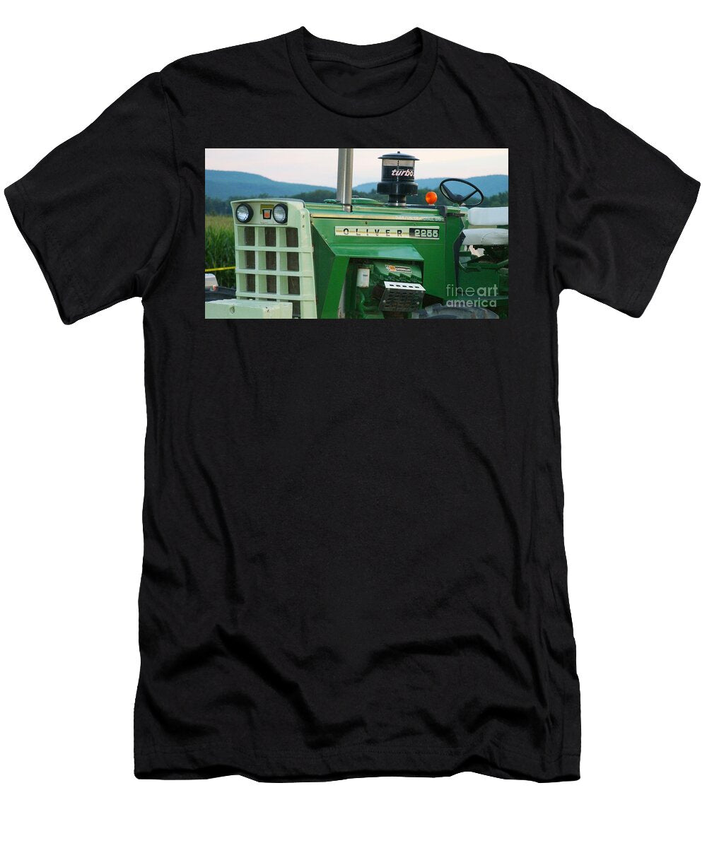 Oliver 2255 Tractor Rob Luzier T-Shirt