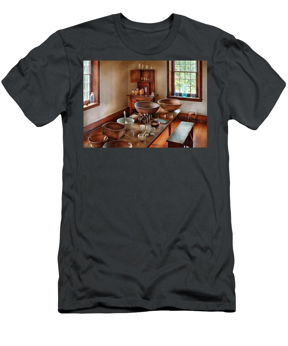 Pharmacist Shaker Pharmacist Mike Savad T-Shirt