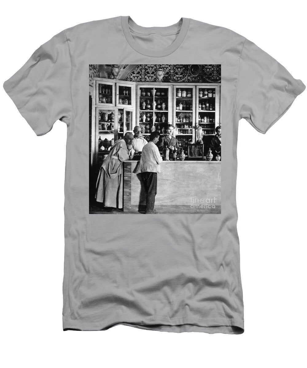 Pharmacy C 1900 Photo Researchers T-Shirt