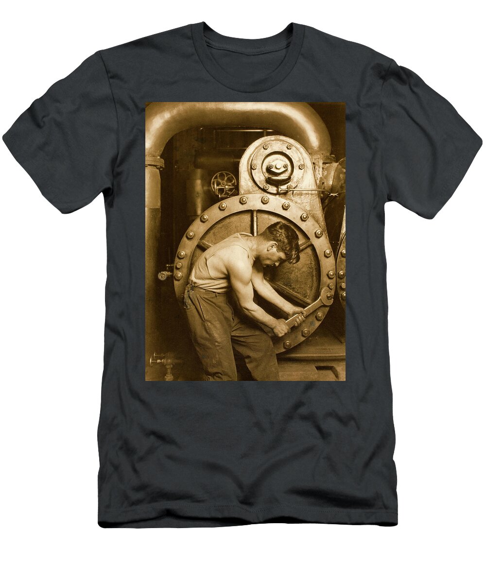 Power Pouse Mechanic Working on Steam Pump 1920 Lewis Hine T-Shirt