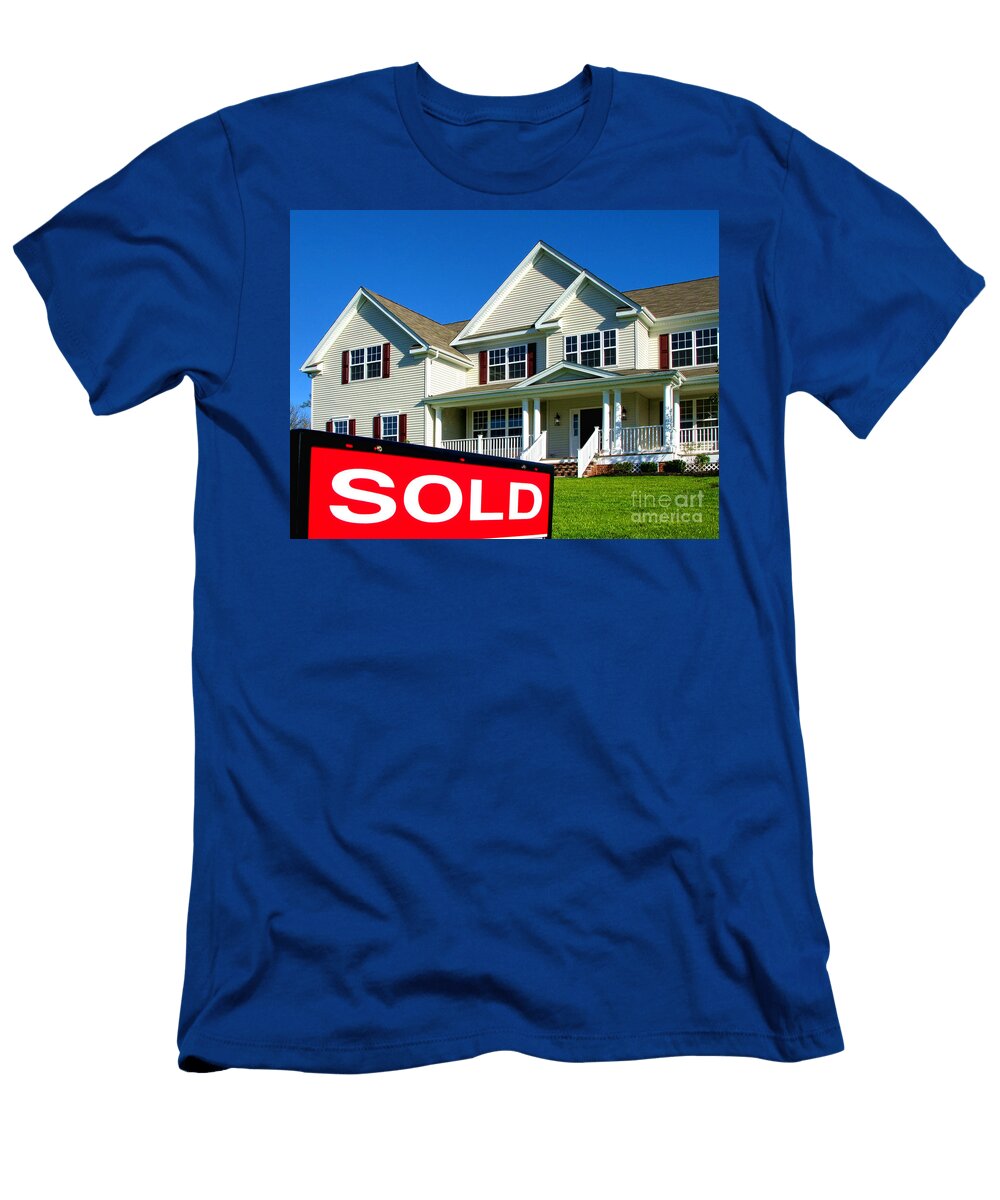 Real Estate Realtor Sold Sign and House for Sale Olivier Le Queinec T-Shirt
