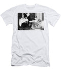 Red Cross Home Service Arriving Just in Time to Rescue This Woman From the Clutches of Influenza 191 Les Classics T-Shirt