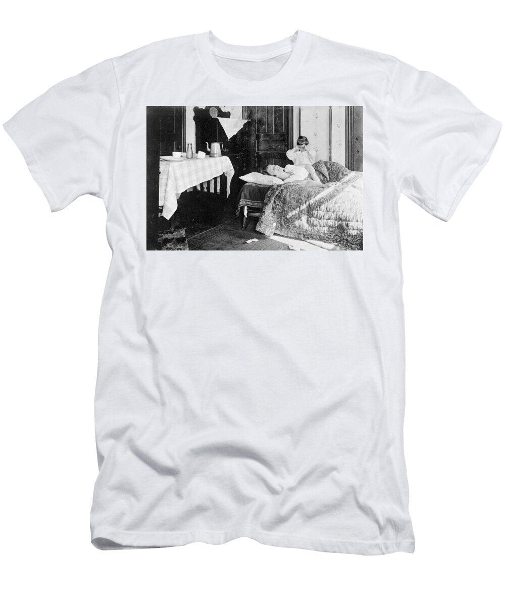 Red Cross Home Service Arriving Just in Time to Rescue This Woman From the Clutches of Influenza 191 Les Classics T-Shirt