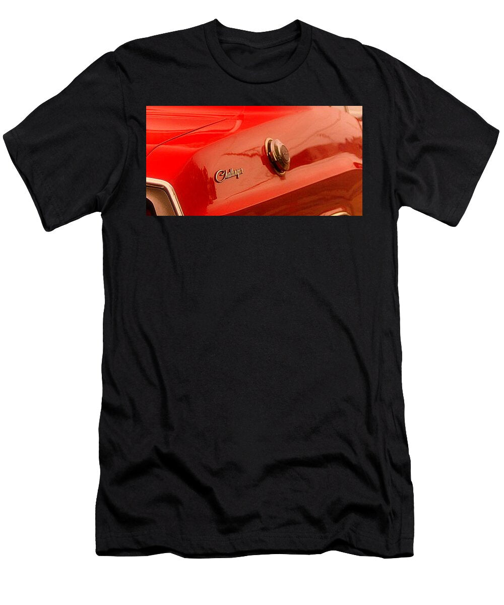 Red Hot 1971 Dodge Challenger Right Quarter Panel Rosemarie E Seppala T-Shirt