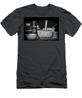 Retro Mortar and Pestle in Black and White Paul Ward T-Shirt