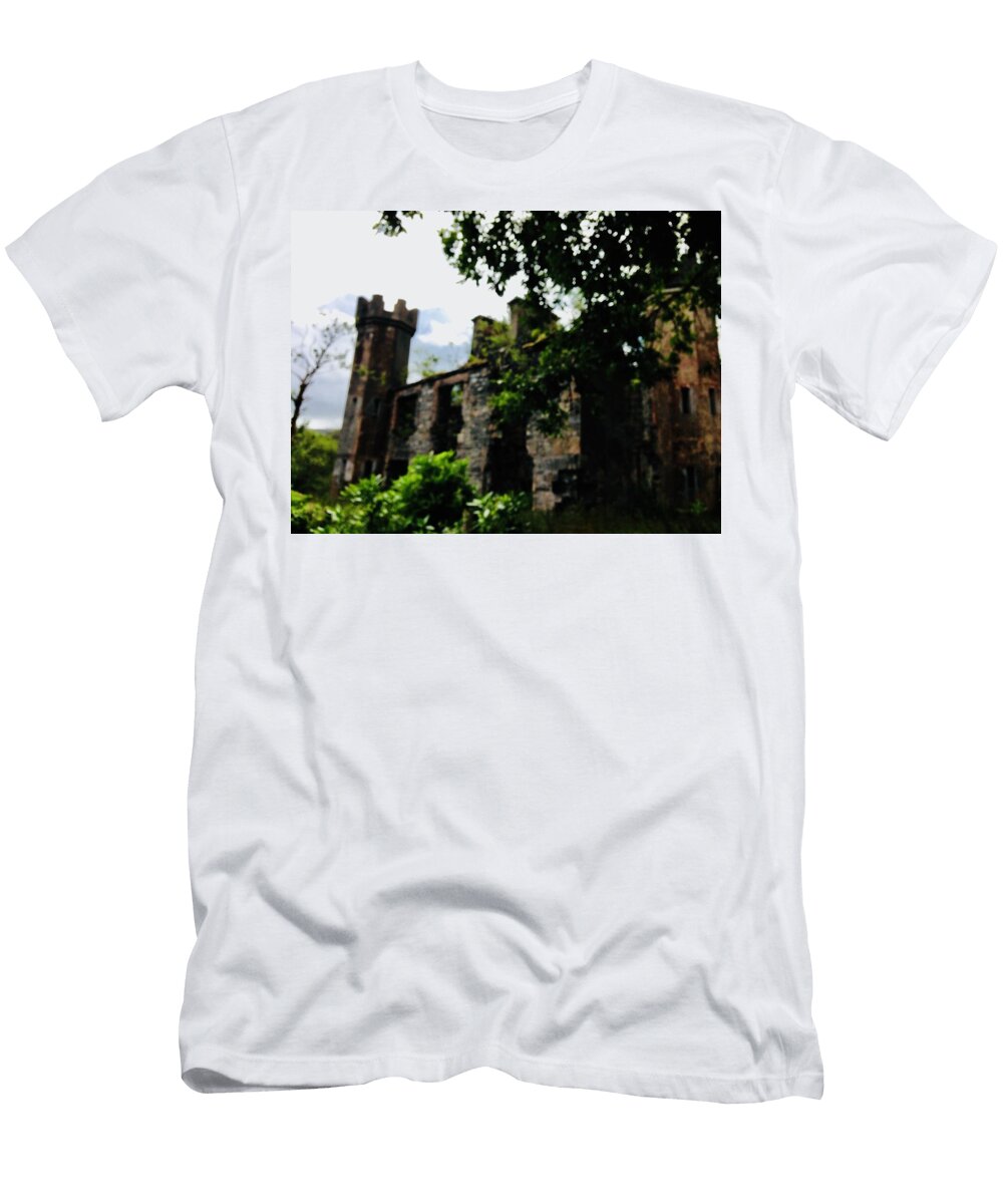 Ruined Castle Amid Overgrown Foliage Laveta Kirby T-Shirt