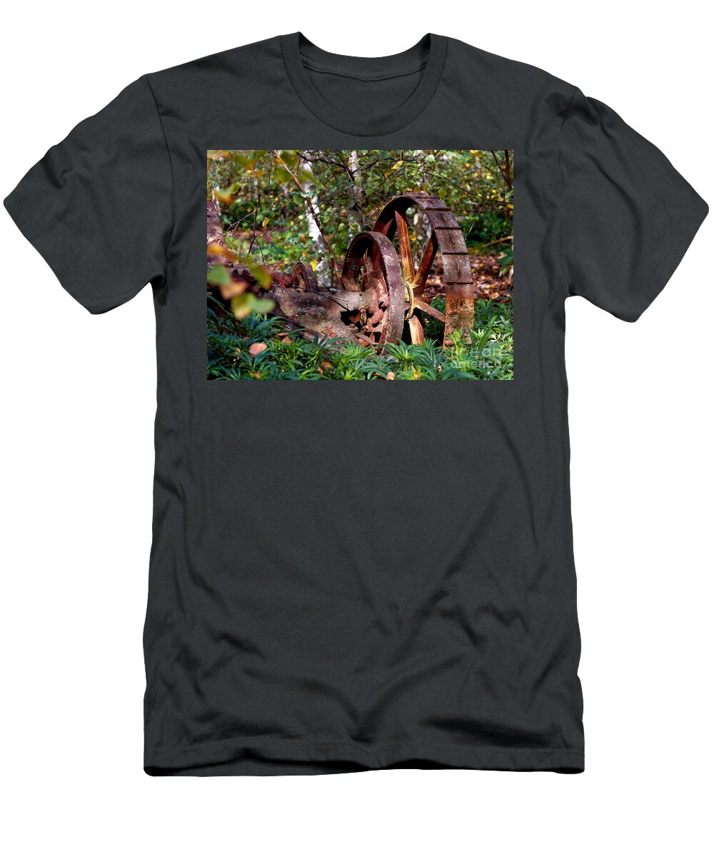 Rust in the Garden Neil Maclachlan T-Shirt