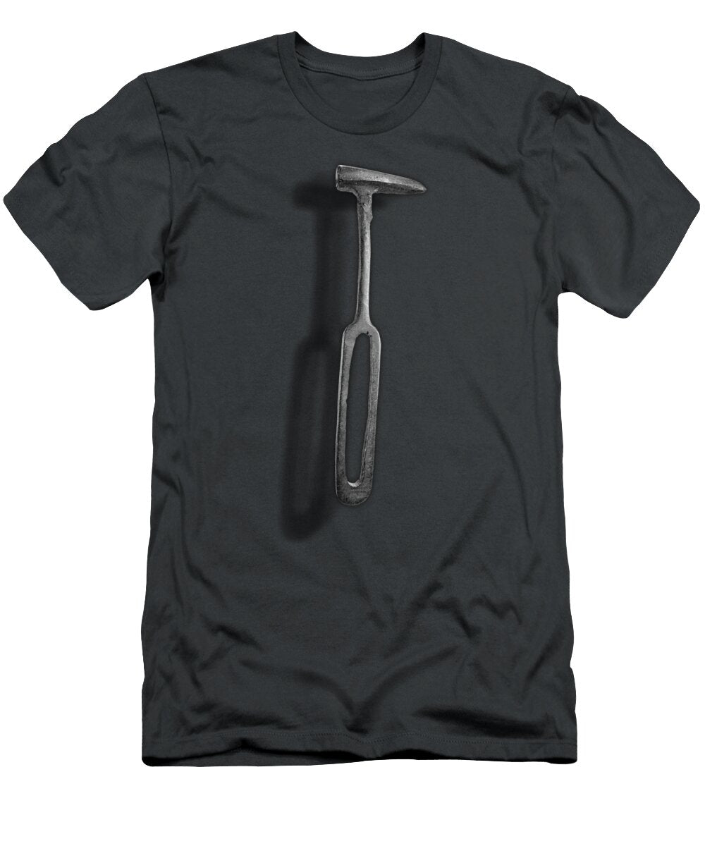 Rustic Hammer in Bw Yopedro T-Shirt