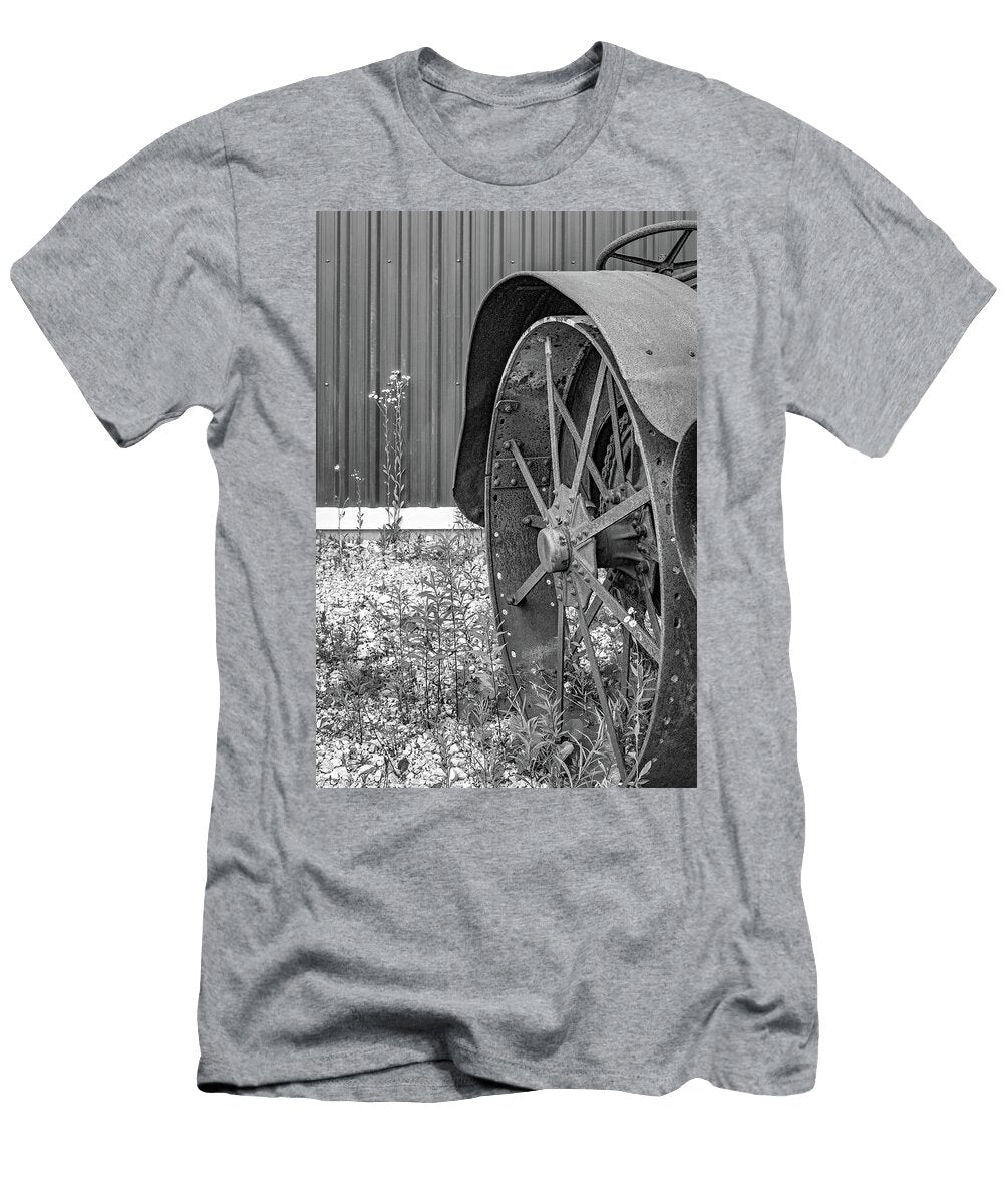 Rustology the Aesthetics of Rusty Line and Form Bw Steve Harrington T-Shirt