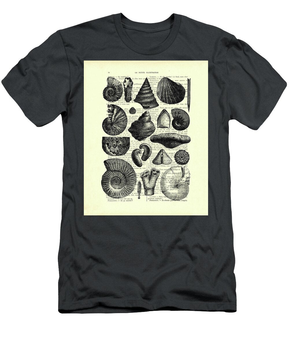 Seashell Collection in Black and White Madame Memento T-Shirt