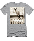 Siamese Cat At Window Marilyn Hunt T-Shirt