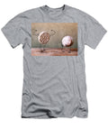 Simple Things 04 Nailia Schwarz T-Shirt