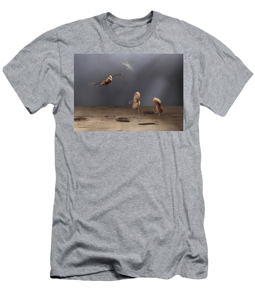 Simple Things Flying Nailia Schwarz T-Shirt