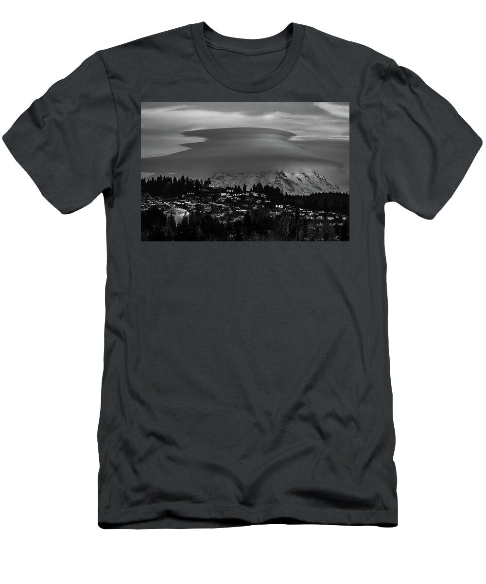 Spectacular Lenticular Clouds Over Tahoma Mount Rainier Black and White Ez Lorenz T-Shirt