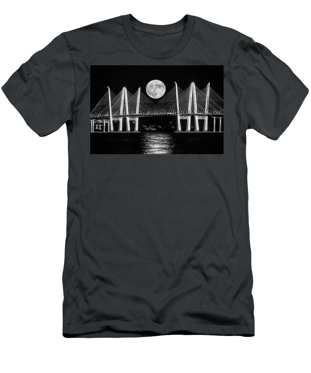 Super Moon Over Tappan Zee Bw Susan Candelario T-Shirt