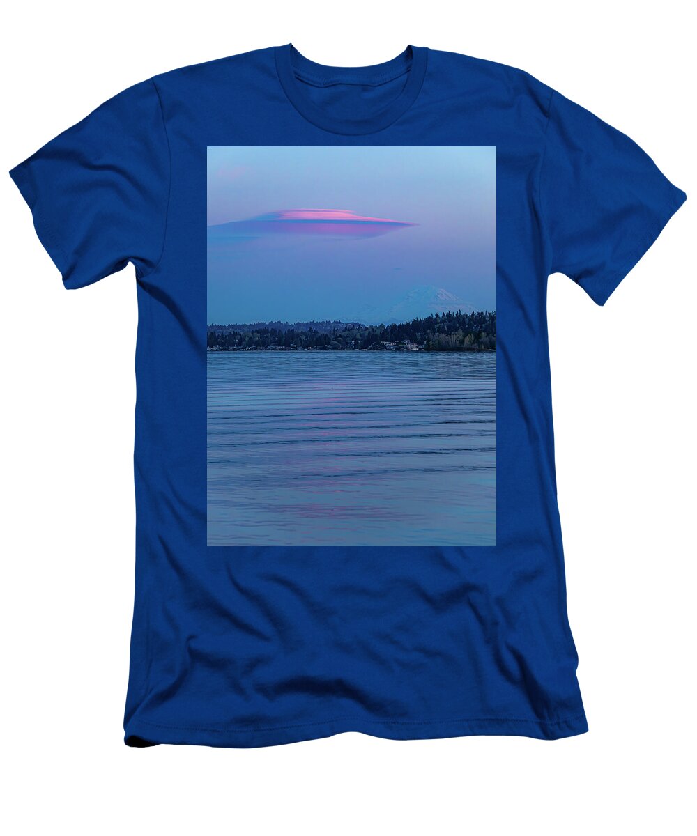 Surreal Lenticular Clouds in Pink Sunset Afterglow Over Mount Rainier Vertical 3 Ez Lorenz T-Shirt
