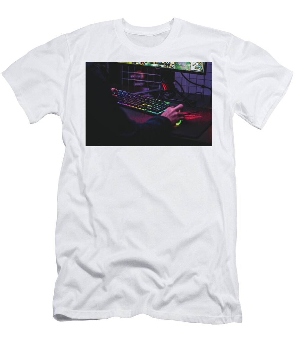 Synthwave Gamer Madness 19 Frank Designs T-Shirt