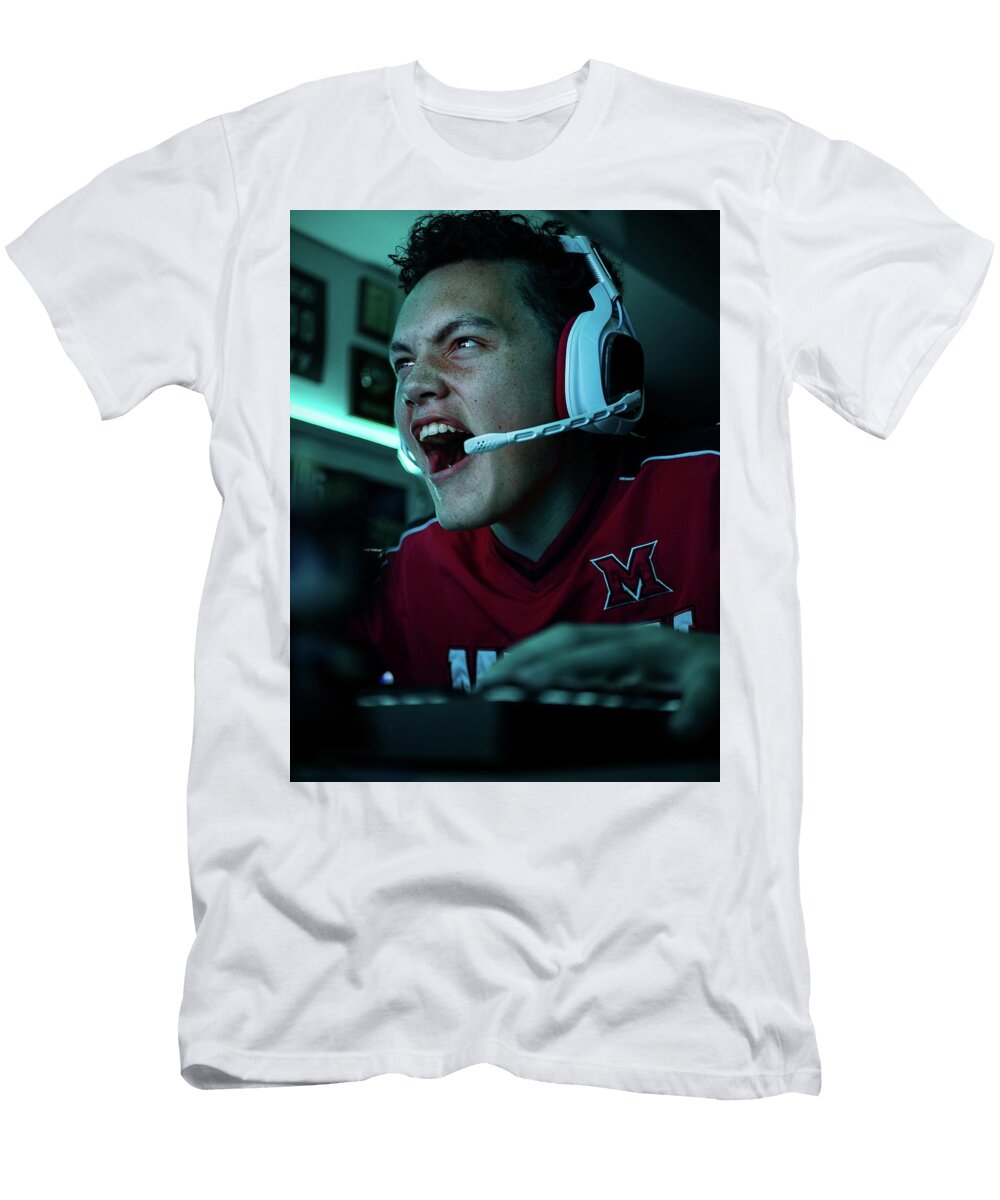 Synthwave Gamer Madness 22 Frank Designs T-Shirt