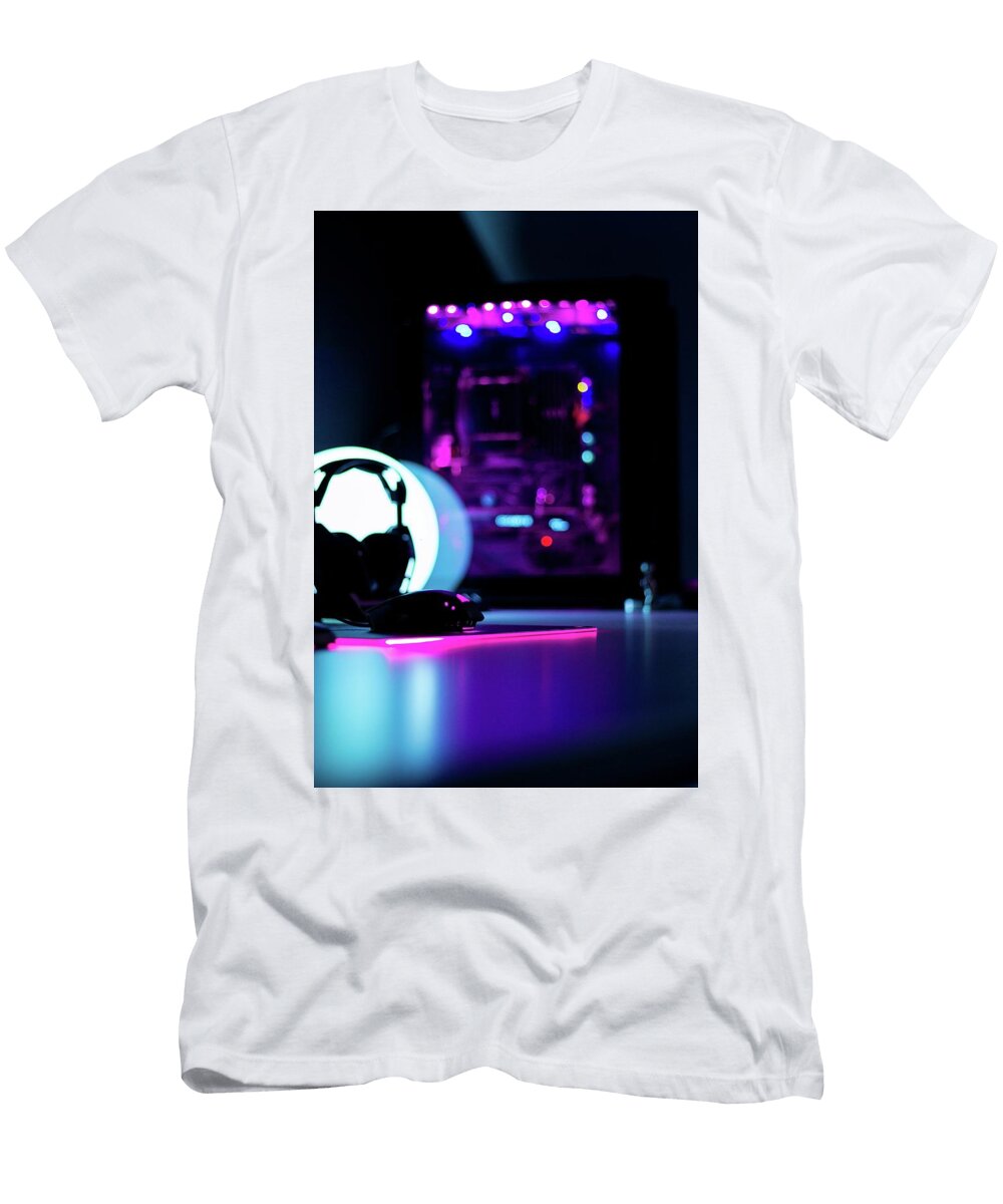 Synthwave Gamer Madness 39 Frank Designs T-Shirt