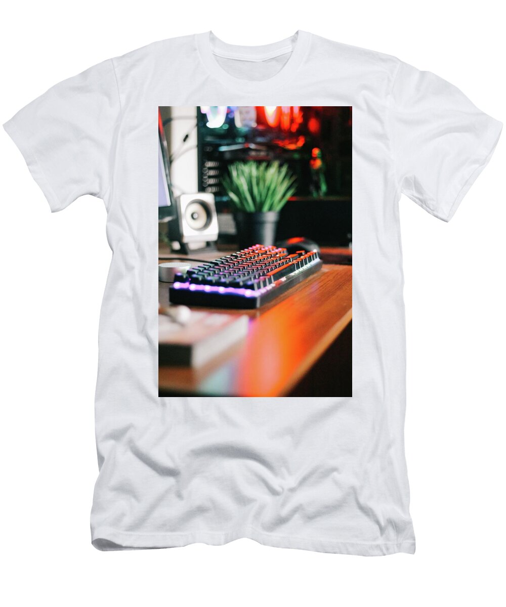 Synthwave Gamer Madness 40 Frank Designs T-Shirt