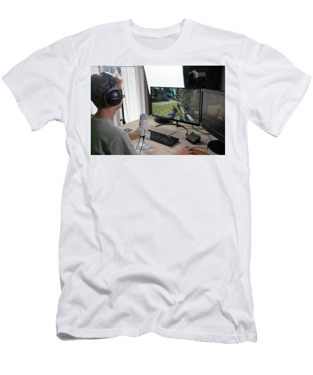 Synthwave Gamer Madness 43 Frank Designs T-Shirt