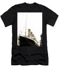 The Titanic Departing From Southanpton on Her Maiden Voyage English School T-Shirt