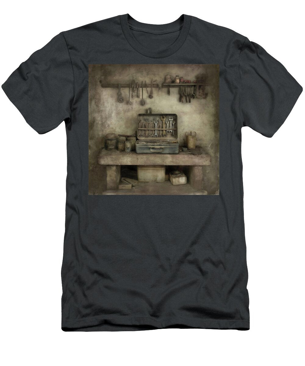 Tin Toolbox on the Bench Pmc 330 Yo Pedro T-Shirt