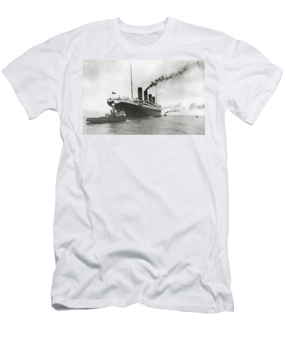 Titanic Ready for Her Maiden Voyage English Photographer T-Shirt