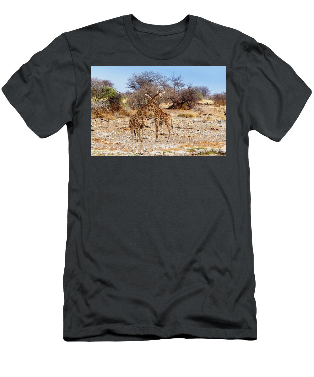 Two Giraffa Camelopardalis Near Waterhole Artush Foto T-Shirt