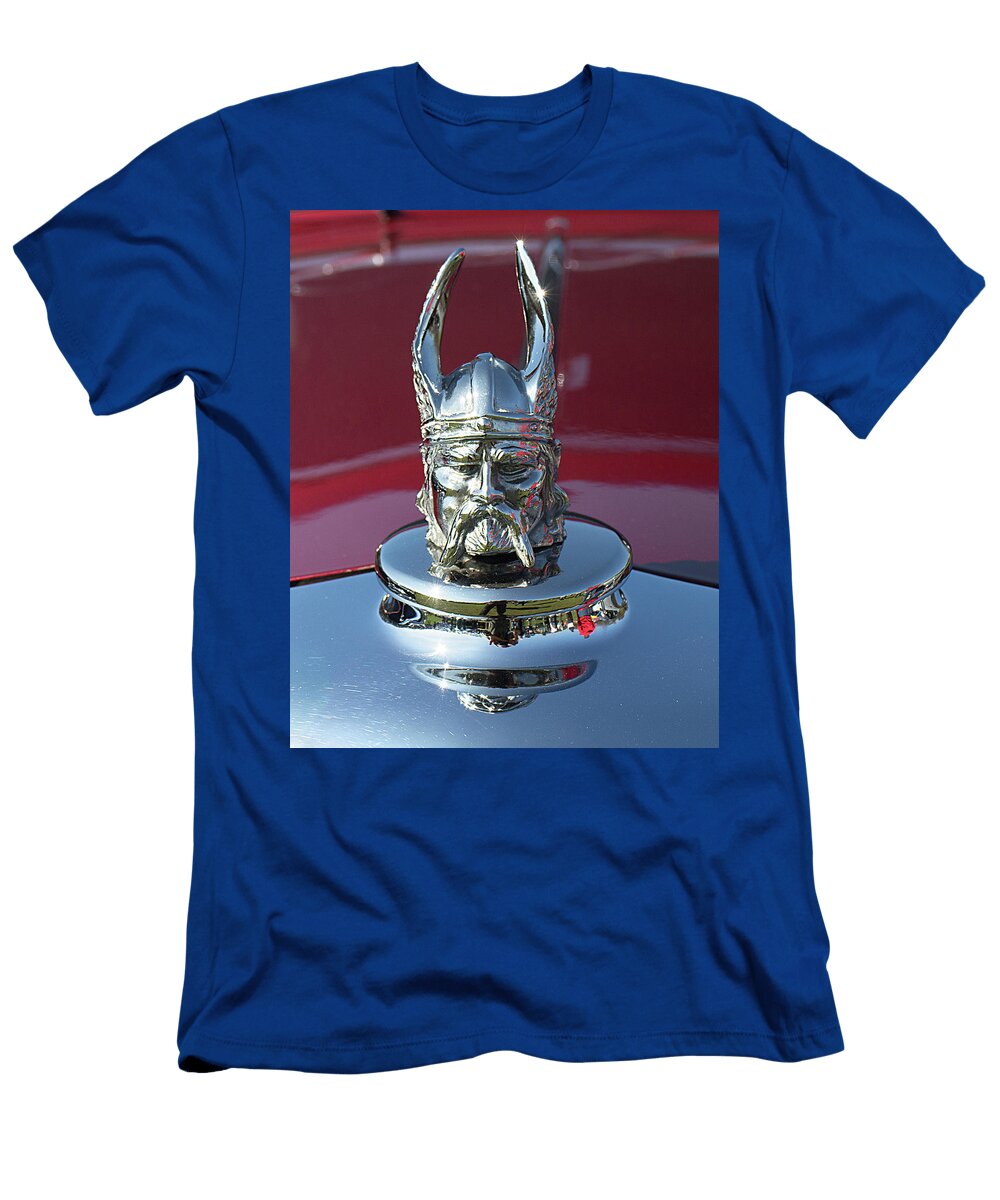 Viking Head Mascot on the Radiator of a Rover 75 Peter Lloyd T-Shirt
