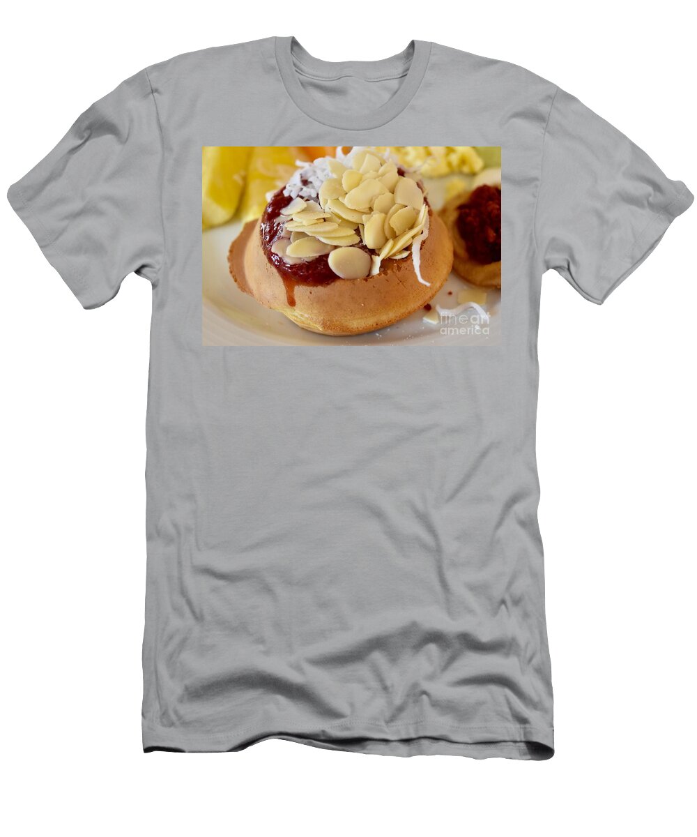 Waffle Love Lisa Kleiner T-Shirt