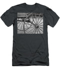Wagon Wheel Bw Lee Darnell T-Shirt