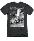 Wagon Wheel Bw Phyllis Taylor T-Shirt