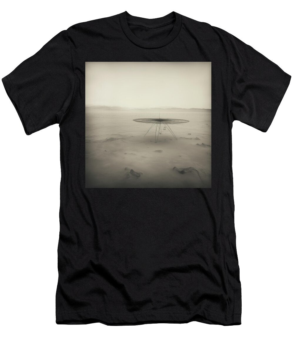 Wireframe Saucer in the Desert Fbw 241 Yo Pedro T-Shirt
