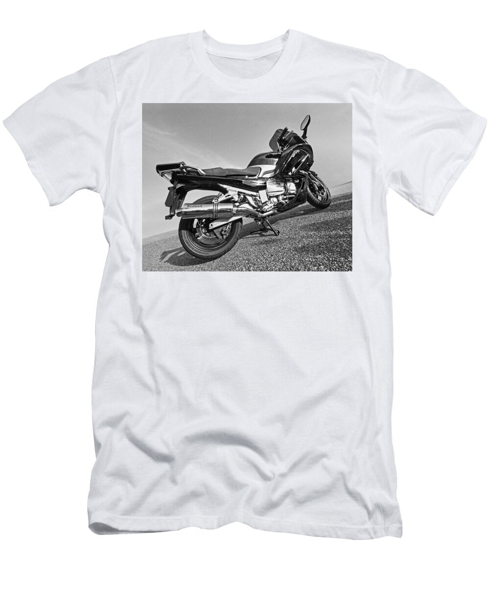 Yamaha Fjr 1300 in Black and White Gill Billington T-Shirt